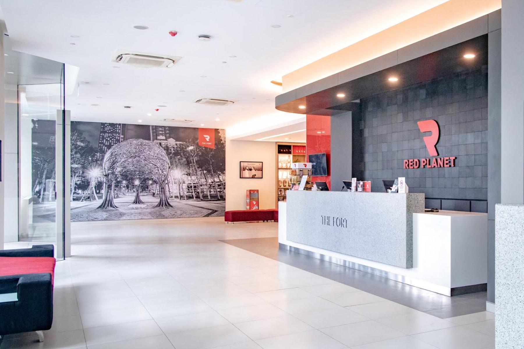 Red Planet Bgc The Fort Taguig Exterior photo