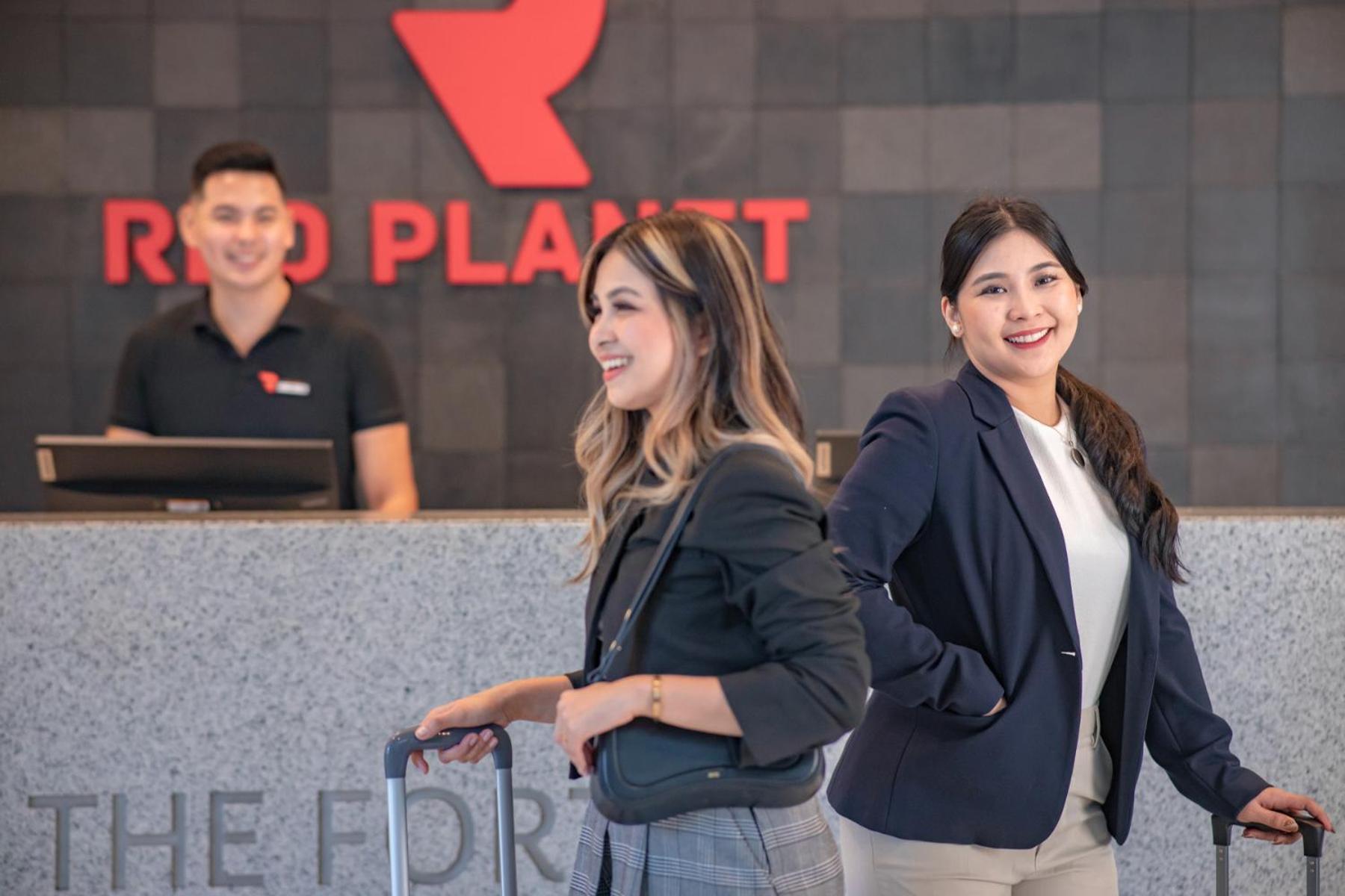 Red Planet Bgc The Fort Taguig Exterior photo